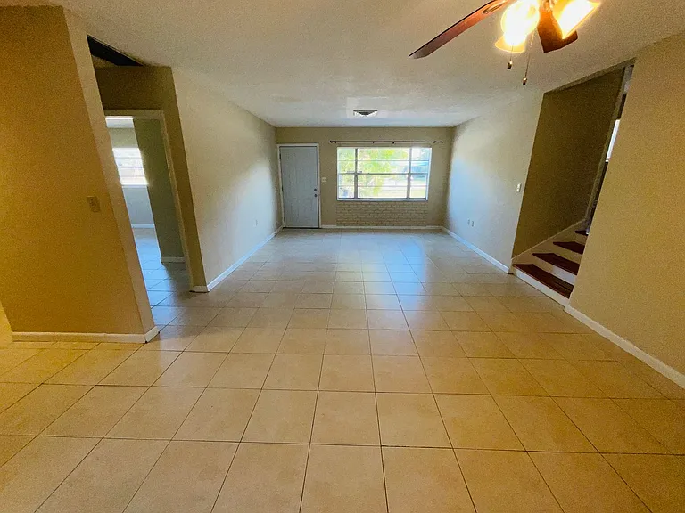 1701 Sunrise Blvd — Photo 2