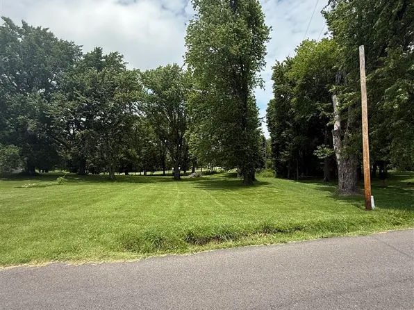 6651 Old Hinkleville Rd, Paducah, KY 42001