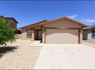 10713 Silvercloud Dr, El Paso, TX 79924