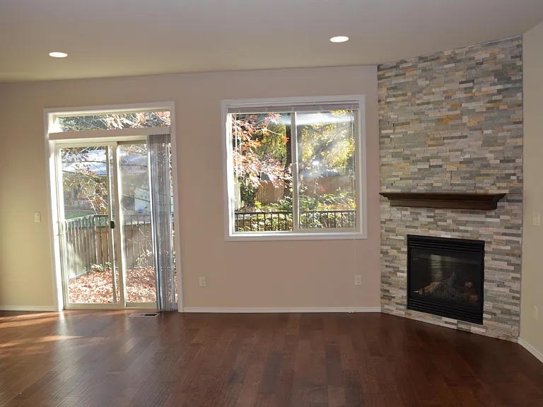 6709 NE 56th Way — Photo 2
