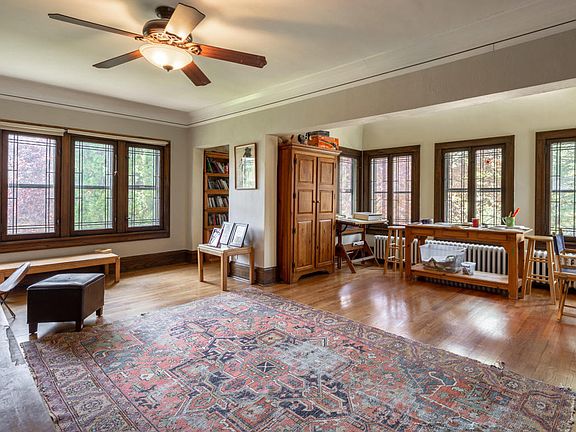 2nd image of 4148 N Stowell Ave #2