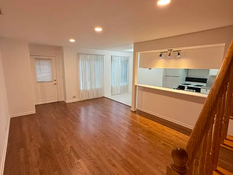 1055 Cove Dr — Photo 5