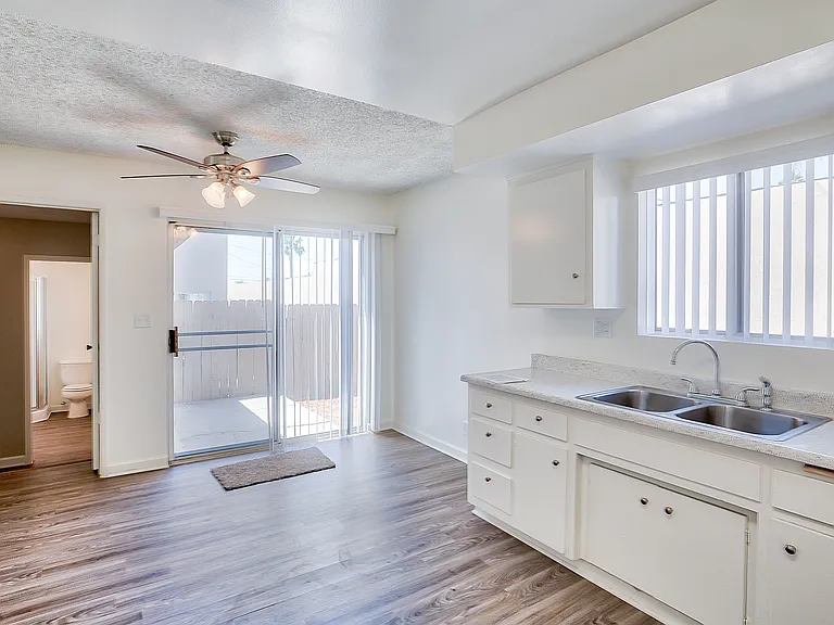 690 W San Jose Ave — Photo 9