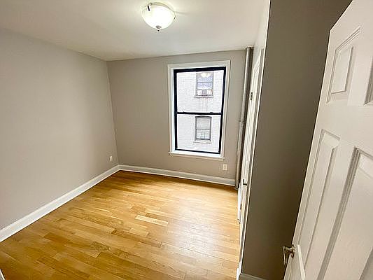 5th image of 657 W 183rd St #47