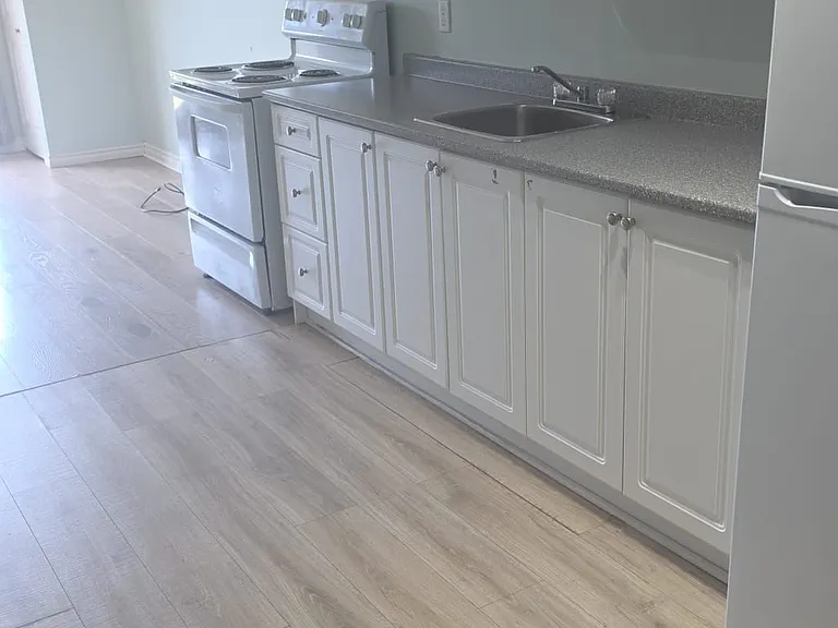 32 Dooley Cres #BASEMENT — Photo 4