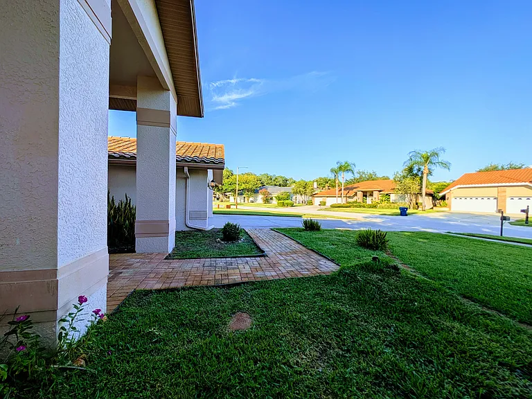 5667 Wellington Ct — Photo 53