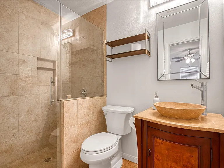 905 Kern St — Photo 16