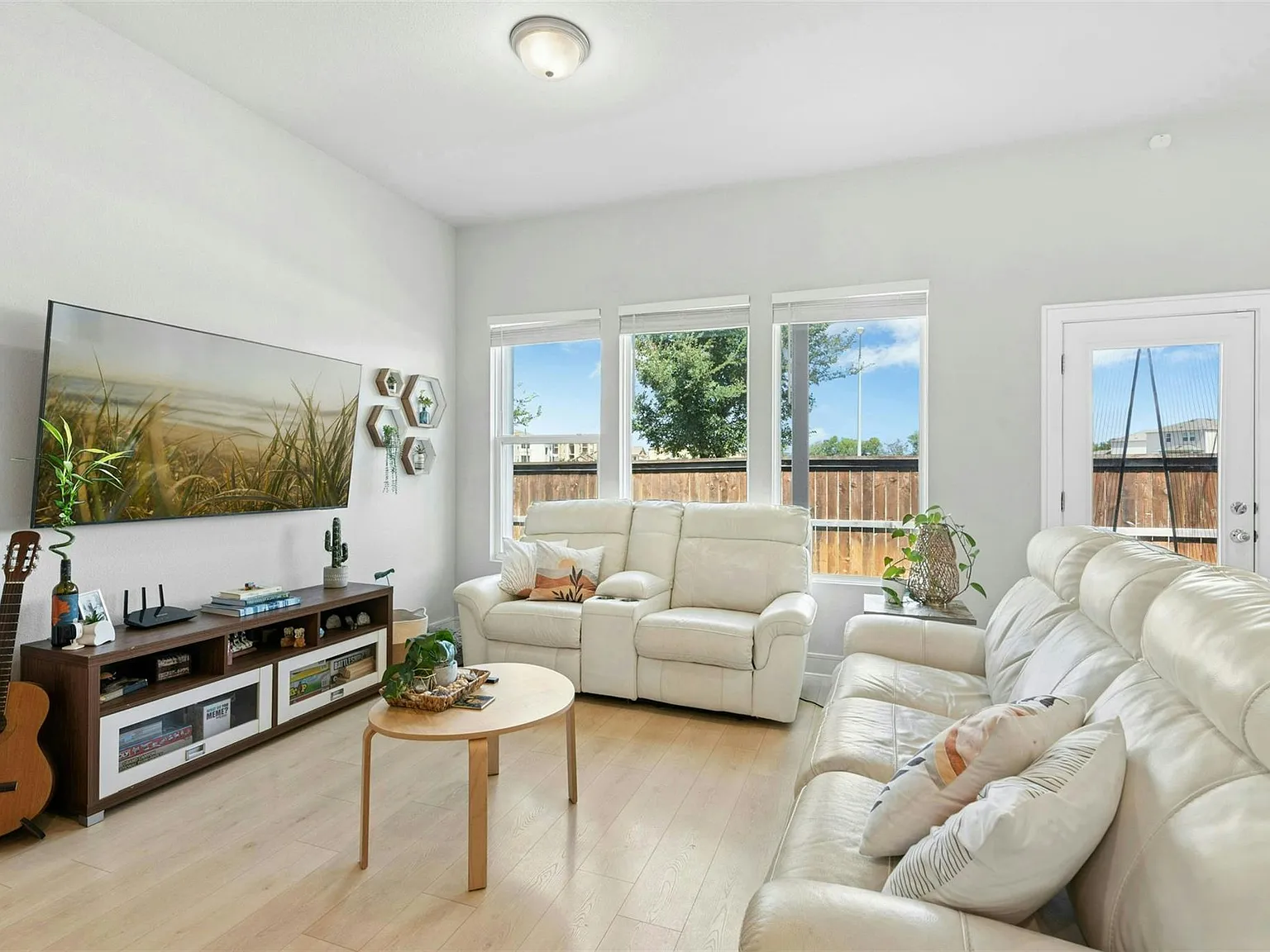 3 bed, 2.0 bath, 1458 sqft, $2,150 — Photo 4