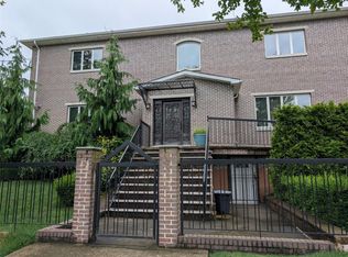 15 Lenzie St, Staten Island, NY 10312