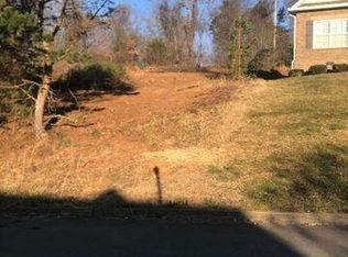 610 Cordova Ln, Lenoir City, TN 37771
