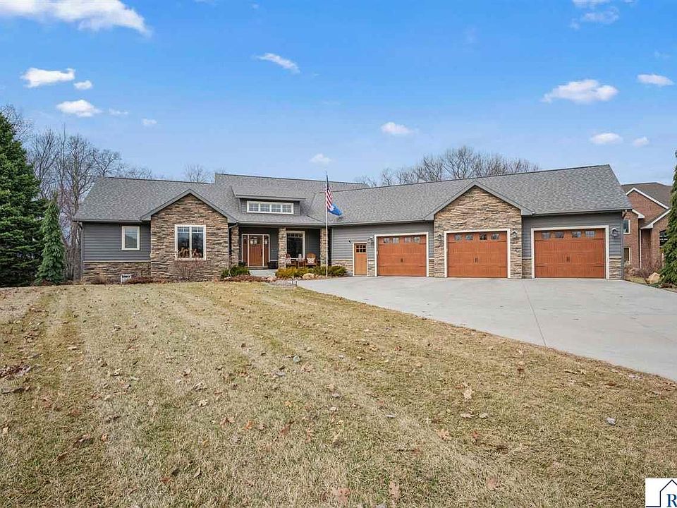 1st image of 39 Deerwood Ct