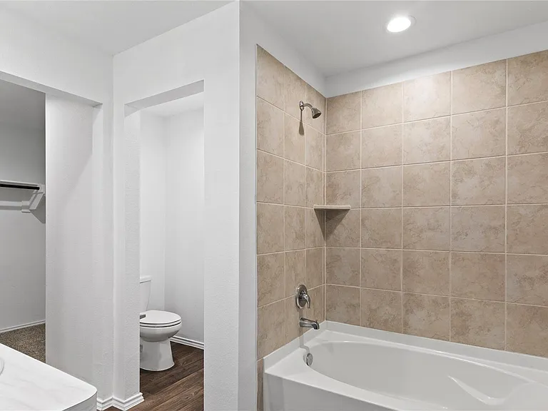 2326 Spruce Cliff Ln — Photo 17