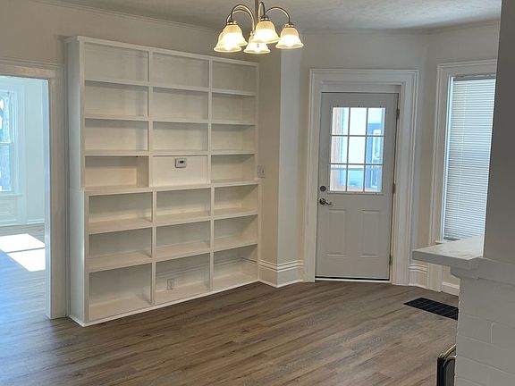 3rd image of 348 Gibson St APT 1