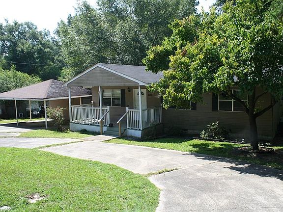 3rd image of 226 Debbie Ct