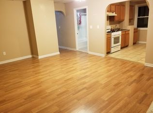 752 King Philip St APT 3, Fall River, MA 02724