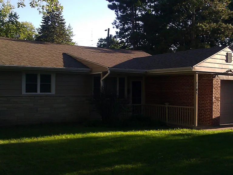 4203 Crestview Dr — Photo 12