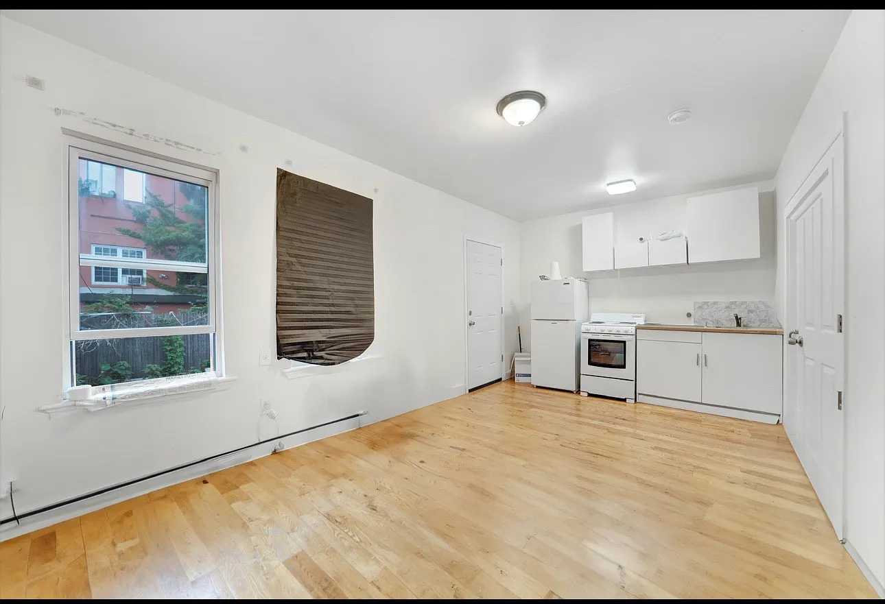 2240 Quimby Ave — Photo 3