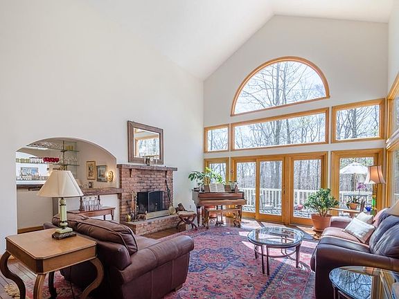 5th image of 7400 Daisys Wood Ln