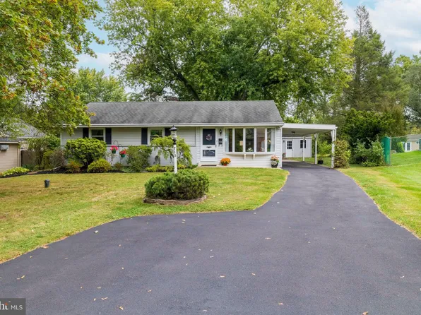 713 Mason Dr, Warminster, PA 18974
