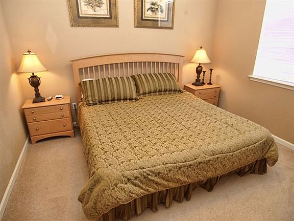 King-Master-Bedroom2