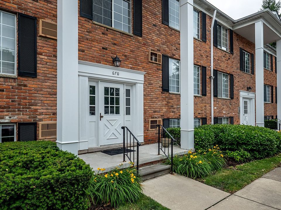 1st image of 650 Ann St #103