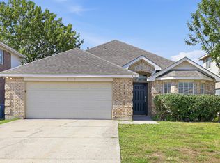 633 Crystal Brook Dr, Saginaw, TX 76179
