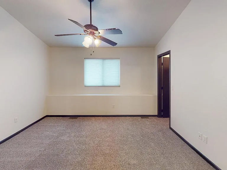 4 Plex #4 — Photo 7