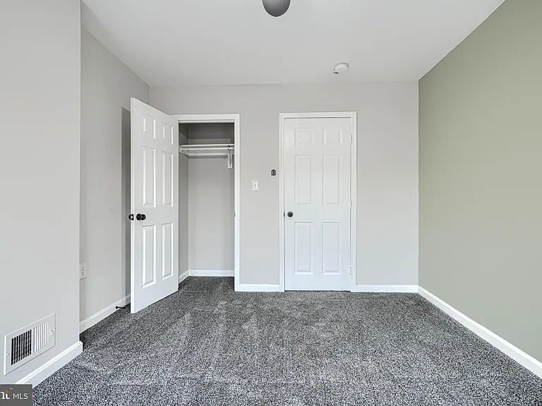 1127 Sargeant St — Photo 22