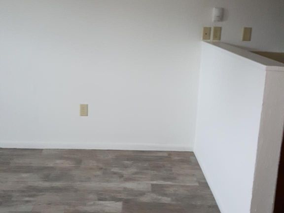 4th image of 808 Charles Barker Ave #511