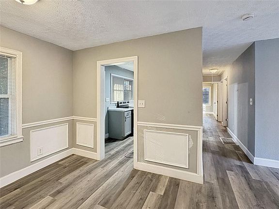 4th image of 2955 Wanda Cir SW