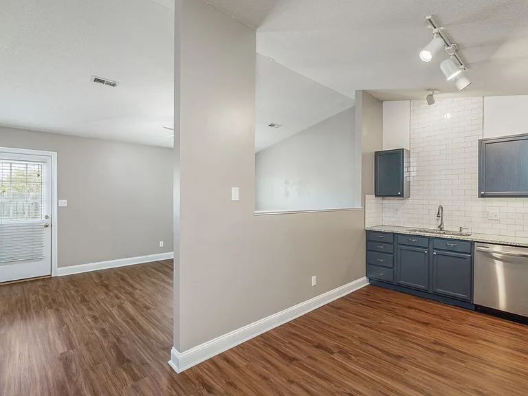 4803 White Poplar Way — Photo 5