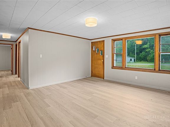 2nd image of 4690 Three Top Road