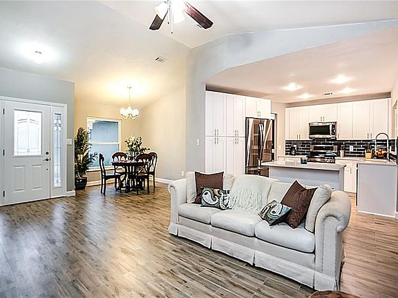 5th image of 8820 Brackenwood Dr