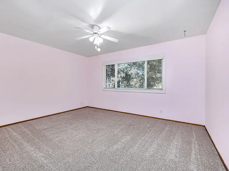 4871 Beacon Hill Dr — Photo 24