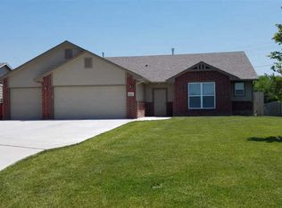 8525 E Millrun St, Wichita, KS 67226