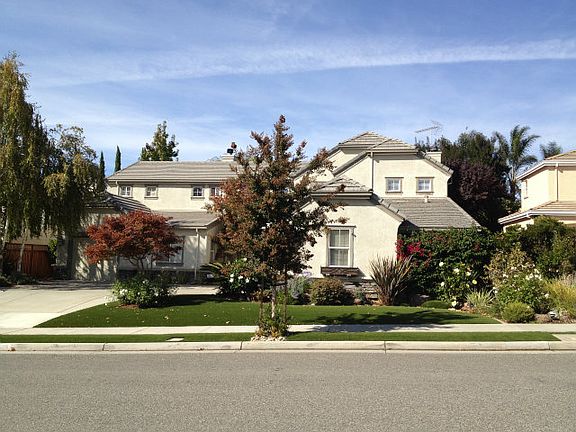 2nd image of 3309 Famille Ct