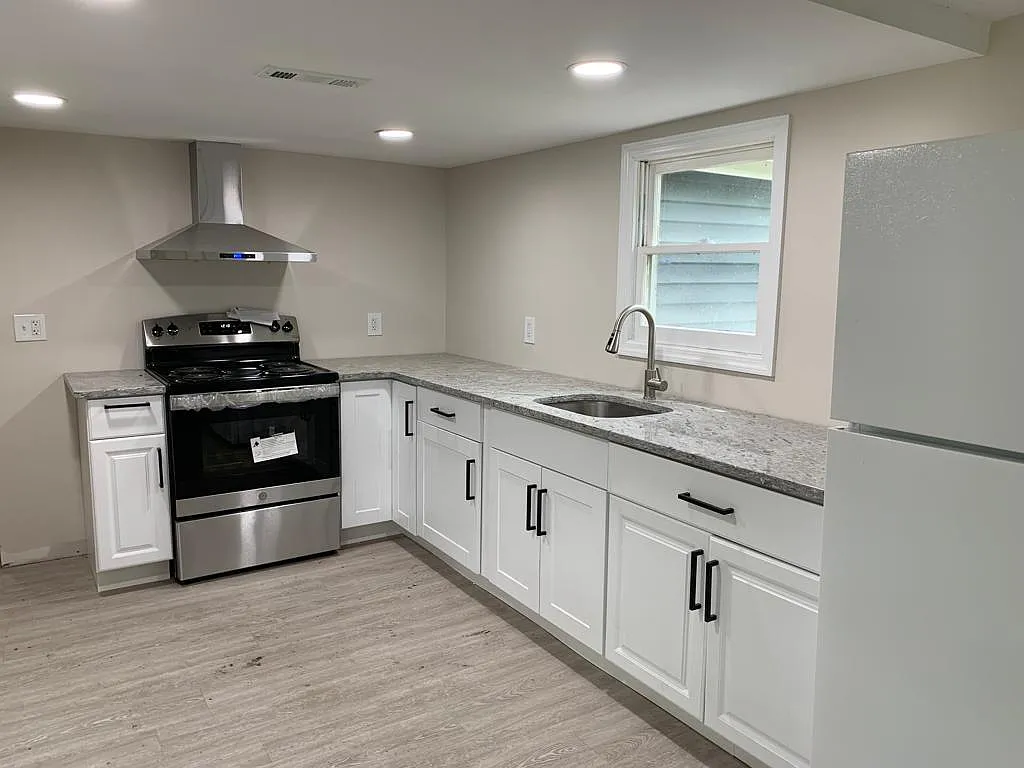 3 bed, 1162 sqft, $2,500 — Photo 4
