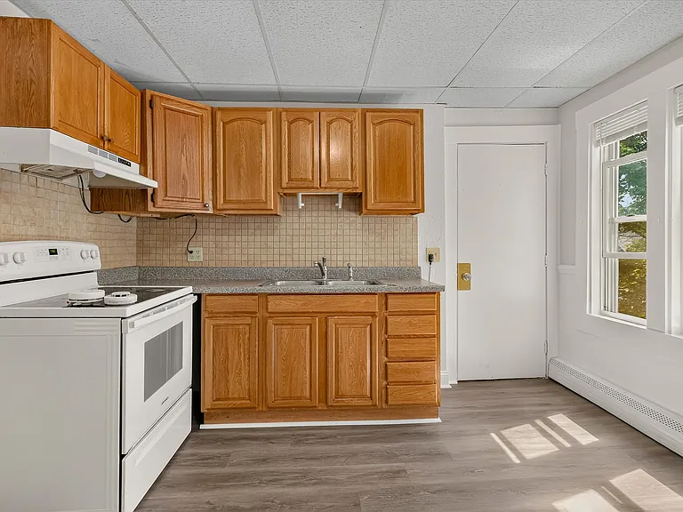 139 Greenwood St #3 — Photo 2