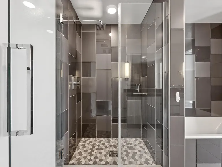 718 Long Bridge St #800 — Photo 32