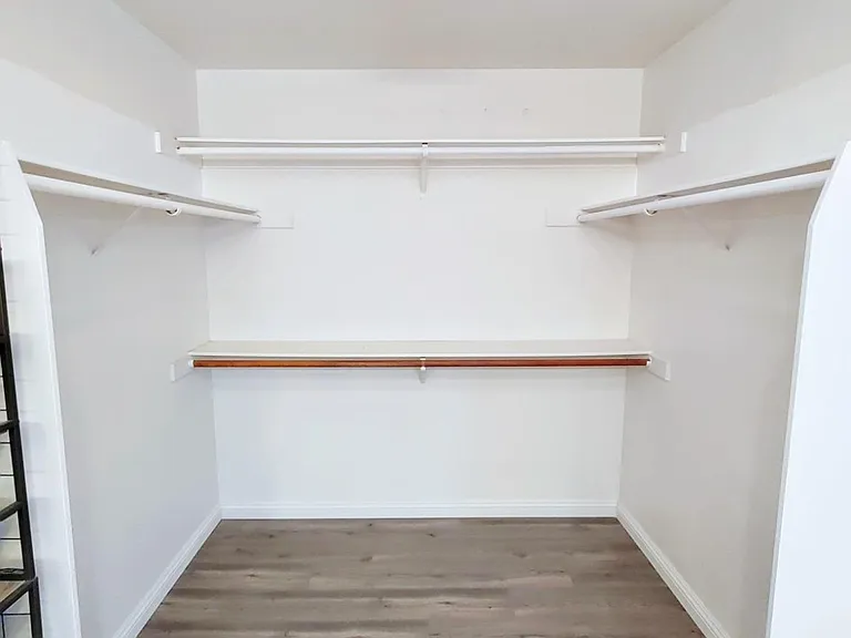 28414 Champions Dr — Photo 16