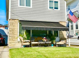 180 Beach 130 St, Belle Harbor, NY 11694