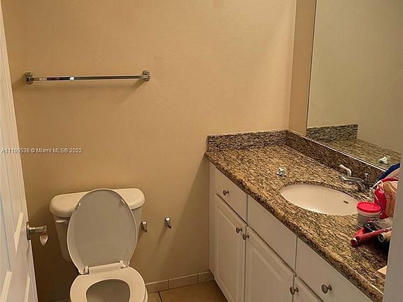 5th image of 3001 NE 185th St APT 437
