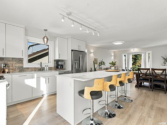 4th image of 210 COBEN Crescent