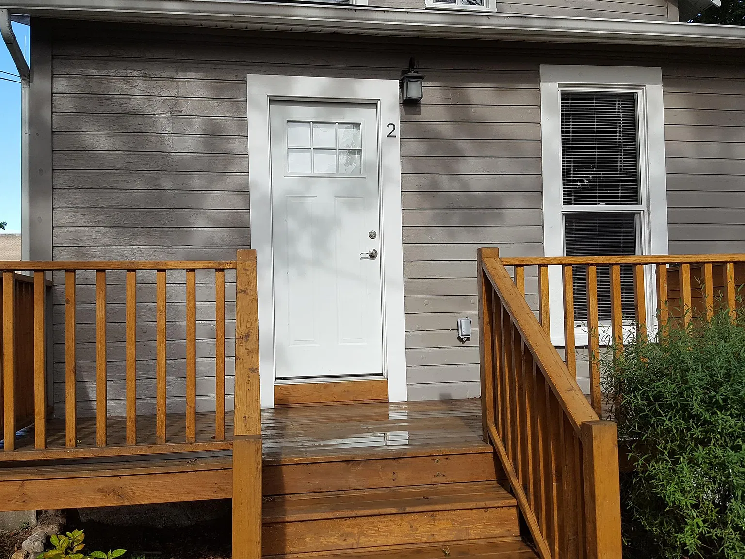 217 Ives - 2 — Photo 1
