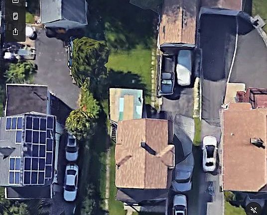 4th image of 121 Russell St
