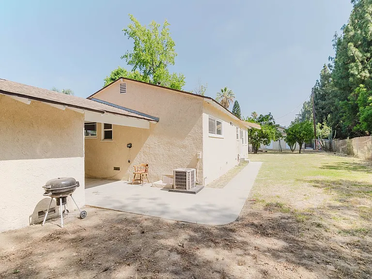 10826 Blucher Ave — Photo 27