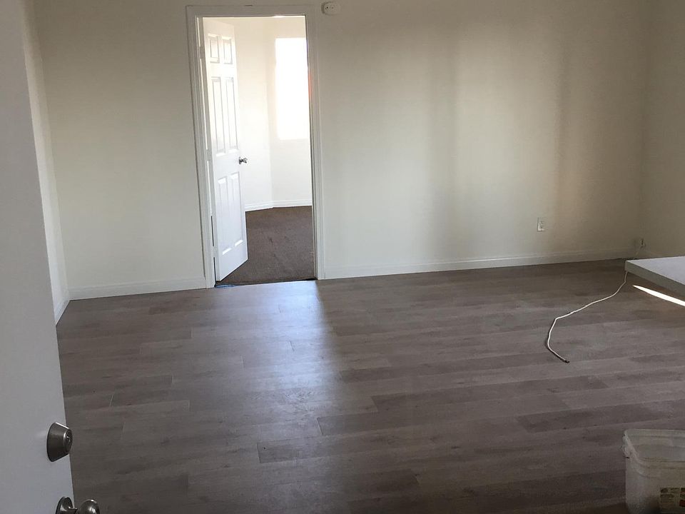 2nd image of 632 E Vernon Ave APT 3