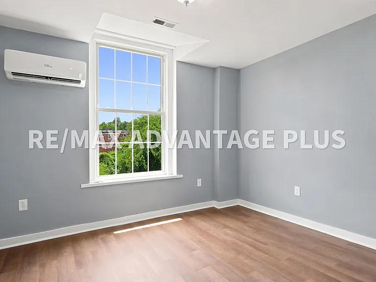 327 Thomas Jefferson Hwy — Photo 10