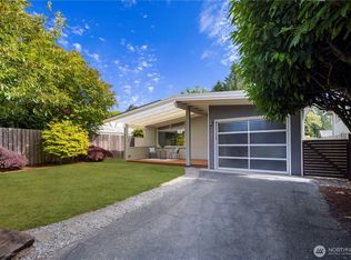 3907 SW 102nd St, Seattle, WA 98146