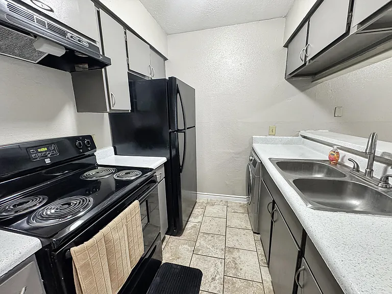 Sierra Ranch Apartments — Photo 10